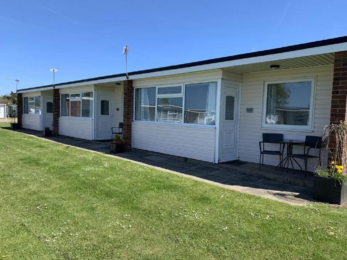 Sunbeach Chalets Great Yarmouth Exterior photo